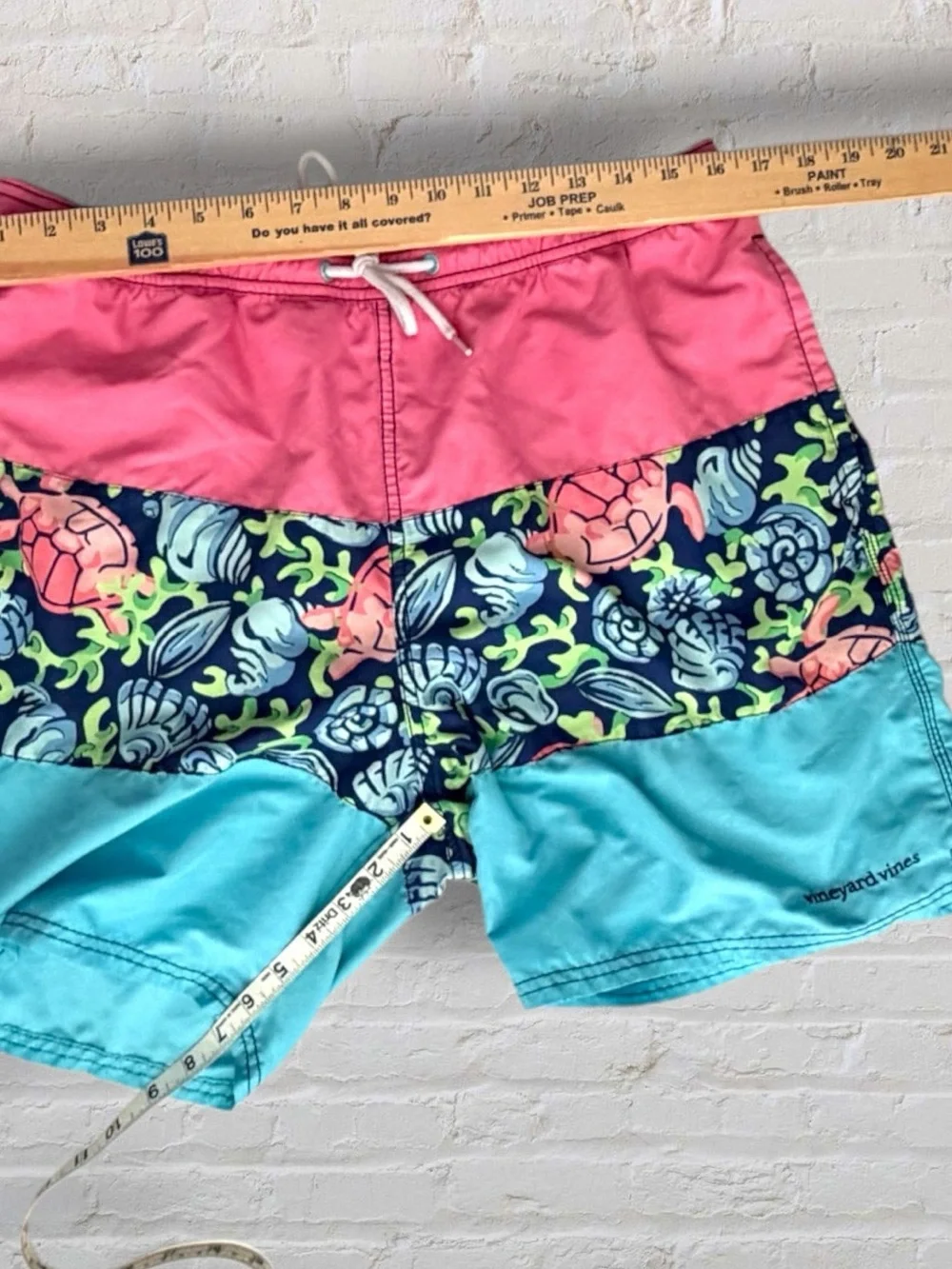 Vineyard Vines Swim Trunks Large Sea Turtle Coral Reef Print Pink Blue MeshLined